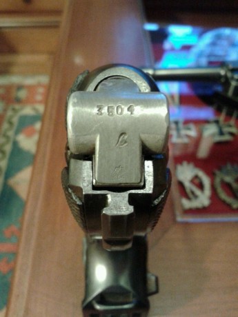 Hola compañeros:
Vendo Luger Mauser militar del año 35 (S42 Código G). Tiene todas las piezas idénticamente 40