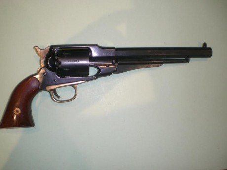 Vendo revólver de avancarga San Marcos, calibre 44, guiado en AE. 
Precio: 135 euros, portes incluidos.
Por 02
