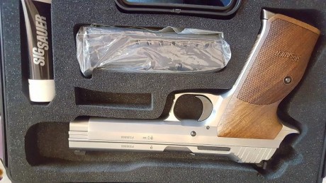 Se vende pistola Sig Sauer p-210 , 5" ,comprada nueva,perfecto estado , menos de 200 disparos,14 00