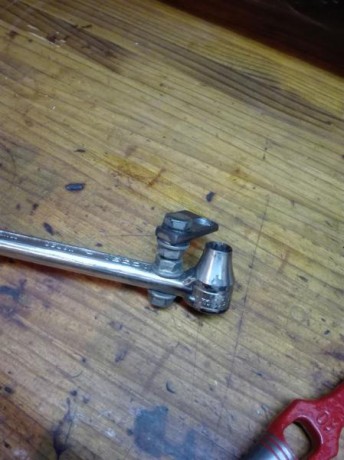 Buenos dias
Tengo una escopete saiga calibre 410 le he comprado un chokes estriado para bala  he estado 40