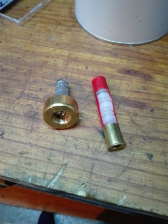 Buenos dias
Tengo una escopete saiga calibre 410 le he comprado un chokes estriado para bala  he estado 170