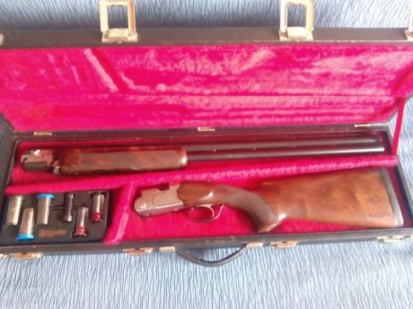 Vendo escopeta beretta sporting S686 , caño de 75 , 5 chokes , banda ancha , culata recta , cartuchos 22