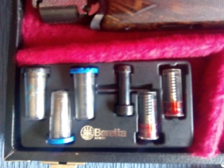 Vendo escopeta beretta sporting S686 , caño de 75 , 5 chokes , banda ancha , culata recta , cartuchos 32