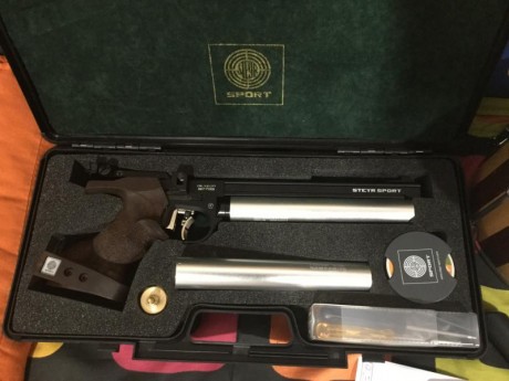 Hola.

Vendo Steyr LP50 comprada en Ibergrips a finales de febrero. La he usado muy poco, mientras me 01