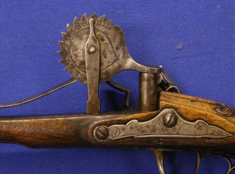 Unas fotos de provadores de polvora surtidos, no son armas pero tienen un papel secundario bastante importante 42