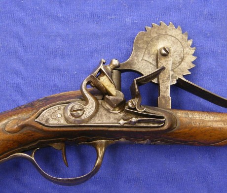 Unas fotos de provadores de polvora surtidos, no son armas pero tienen un papel secundario bastante importante 41
