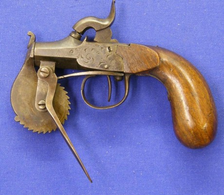 Unas fotos de provadores de polvora surtidos, no son armas pero tienen un papel secundario bastante importante 62
