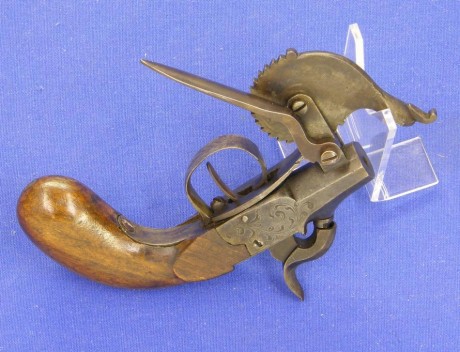 Unas fotos de provadores de polvora surtidos, no son armas pero tienen un papel secundario bastante importante 71