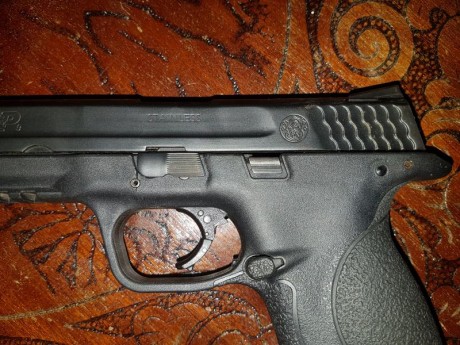 vendo pistola mp9con dos cargadores por 250€, la pistola se encuentra en sevilla 00