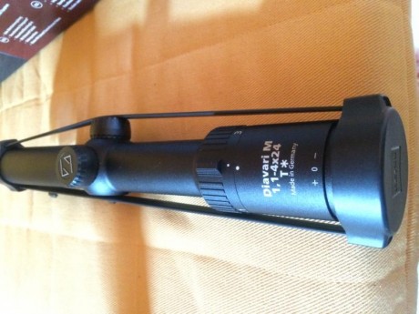 zeiss diavari 1.1-4x24 T* sin marcas, va montado en carril blaser que tambien se puede vender,precio del 01