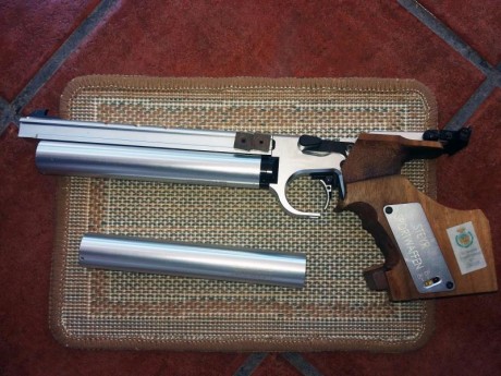   Vendida ,se puede cerrar.  
Un compañero del club vende una pistola de aire Steyr LP10E electronica 00