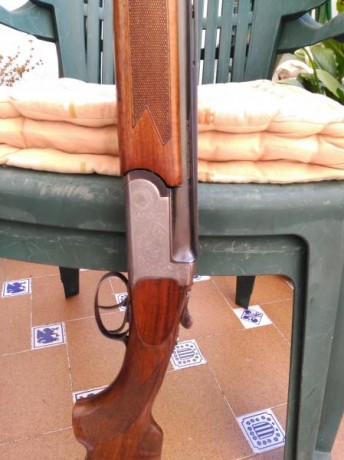 Vendo superpuesta Franco Beretta del 12/70 de caza, cañones de 18,5 de 2 y 3 estrellas, longitud de los 12
