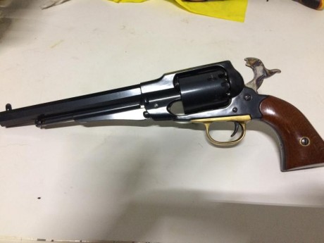 Desde hace tiempo deseo un revolver de avancarga. La marca creo que sera Pietta pues tampoco disparare 10