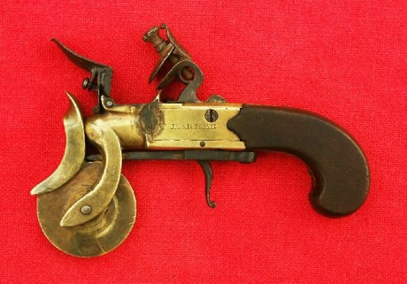 Unas fotos de provadores de polvora surtidos, no son armas pero tienen un papel secundario bastante importante 100