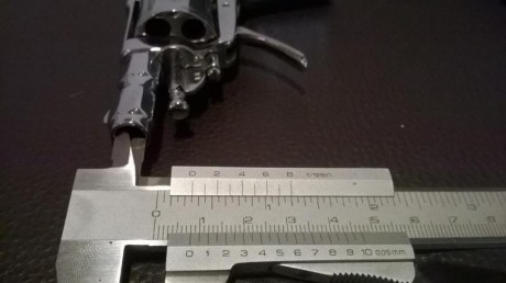 Holá a todos!
Alguen me sabe decir la Marca,Fabricante Modelo e el Cal e el Anho de este revolver que 20