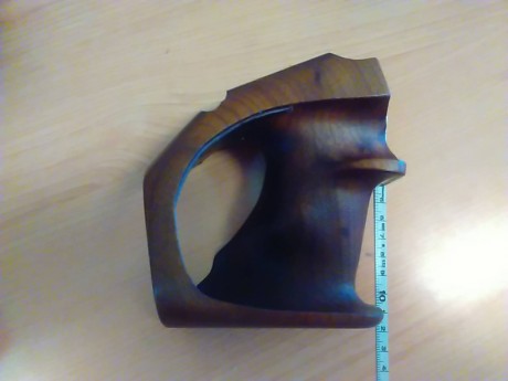 Pongo por encargo de su propietaria a la venta un recuerdo de la (difunta) historia armera española.

Diseñada 20