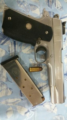 Hola
Vendo colt combat calibre 45 series 80 con 4 cargadores mira luger en muy buen estado, apenas se 00