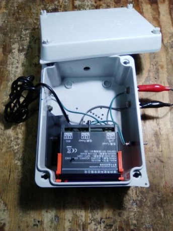 Buenas.
Os pongo unas fotos de la placa que me he fabricado para calentar una recalibradora RCBS.
Es similar 161