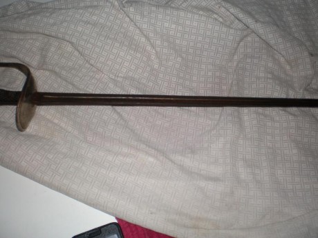 Vendo sable, con el cuño de la artillería de Toledo, por el cuño creo que es de 1890 mas menos , si algún 21