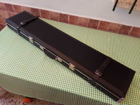 Hola a todos. 

Necesito un poco de ayuda para identificar esta carabina del 22lr y saber que valor aproximado 41