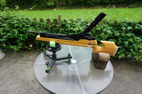 Se vende carabina Hammerli 450.

Se vende como para despiece aunque funciona perfectamente. Le falta la 00
