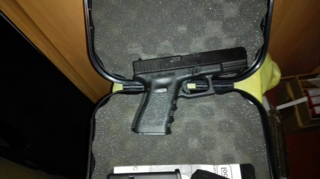 Glock 19 gen 3
Menos de 4 cajas tiradas
Precio 350 
Esta en coruña
Es de un compañero del club que me 01