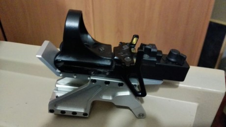 Glock 19 gen 3
Menos de 4 cajas tiradas
Precio 350 
Esta en coruña
Es de un compañero del club que me 00