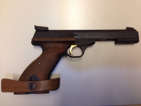 Un compañero me ha pedido que ponga en venta este arma, una Fn Browning internacional cal 22 lr. No tiene 01