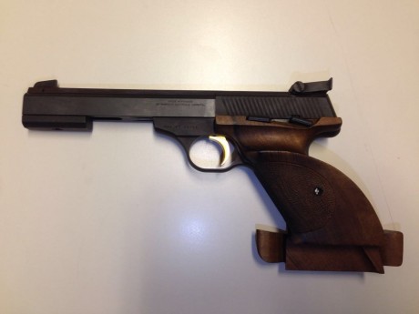 Un compañero me ha pedido que ponga en venta este arma, una Fn Browning internacional cal 22 lr. No tiene 00