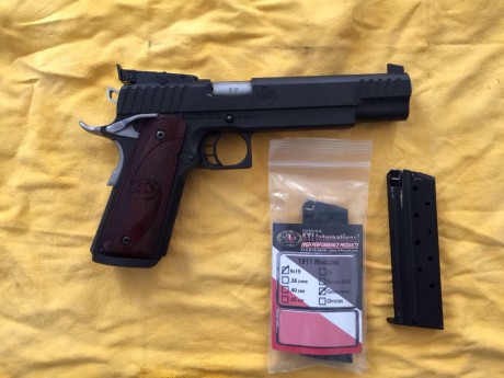 VENDO Pistola STI Target Master 6”. 9 mm PB.
INCLUYO; Tres cargadores originales (Dos sin estrenar)
Estuche 30