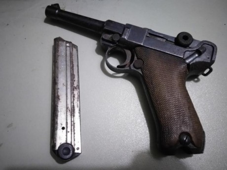 Hola estimados,
mi padre me ha dejado de herencia una Luger y me gustaría poder conocer su historia de 01