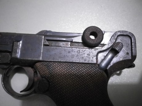 Hola estimados,
mi padre me ha dejado de herencia una Luger y me gustaría poder conocer su historia de 00