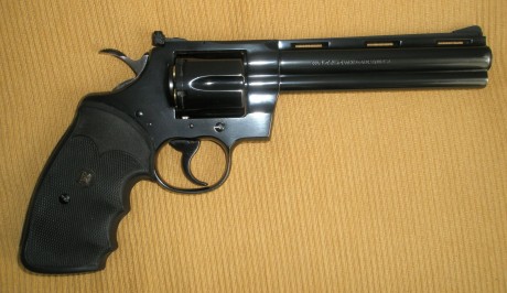 Hola,
quiero comprar un Colt Python de 6" y entre las ofertas que tengo hay una de un modelo, aparentemente 150
