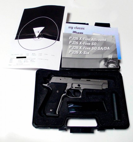 Se vende Sig Sauer P226S, calibre 9mm Parabellum, maletín original y dos cargadores (uno de ellos con 01