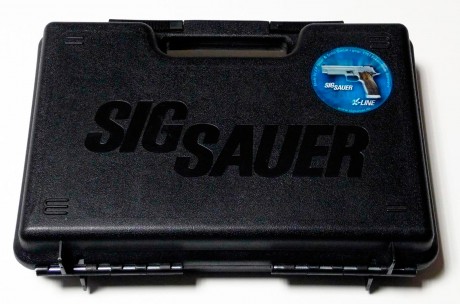 Se vende Sig Sauer P226S, calibre 9mm Parabellum, maletín original y dos cargadores (uno de ellos con 00