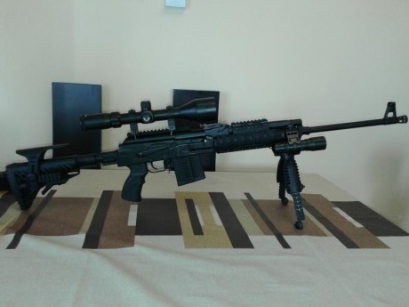 Buenas,

He visto que el CZ58 tiene que ser usado tiro a tiro con carga manual, nada de semiautomático. 90