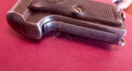 Si estás pensando en irte de vacaciones y no tienes claro donde... No sería mejor comprarte una pistola? 02