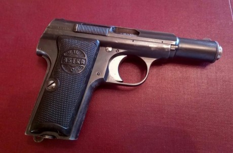 Si estás pensando en irte de vacaciones y no tienes claro donde... No sería mejor comprarte una pistola? 01