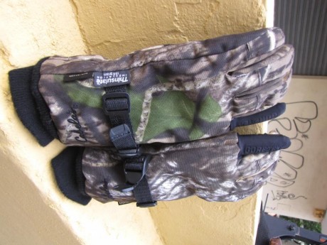 VENDO GUANTES CAMO CON GORETEX,COMPRADOS EN U.S.A. PRACTICAMENTE NUEVOS, SE HA USADO SOLO PAR PROBARLOS, 00