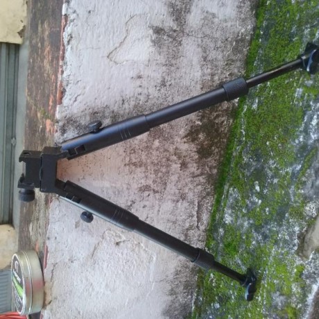 vendo bipode picantiny en 25 euros con portes incluidos. :clint: 02