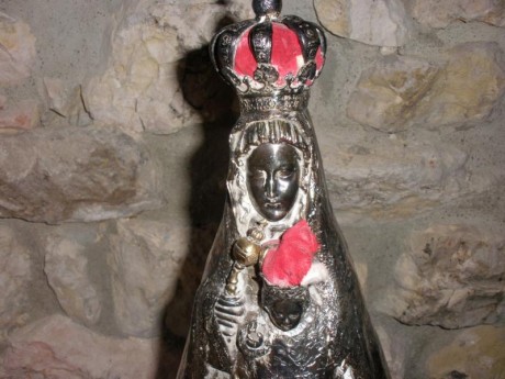 Vendo Virgen de Begoña, con su peana para pared, en perfecto estado. Altura aprox. 50 cms.
Precio: 350€ 00