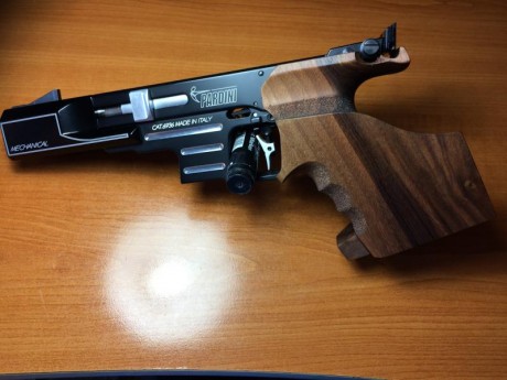 VENDO PISTOLA PARDINI SP RAPID FIRE de Septiembre del 2015 en perfecto estado. Con cacha NILL ( puesta 01
