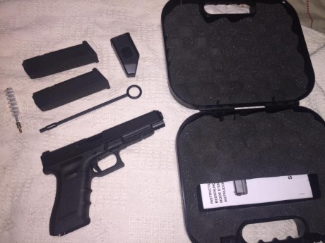 Glock 34 con 3 cargadores, porta cargadores, y funda safari 
Nueva, a penas 50 disparos. 
Esta en valencia 02