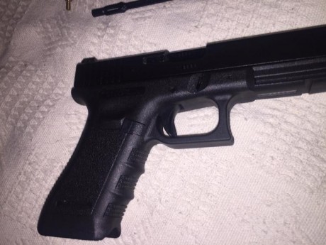Glock 34 con 3 cargadores, porta cargadores, y funda safari 
Nueva, a penas 50 disparos. 
Esta en valencia 00