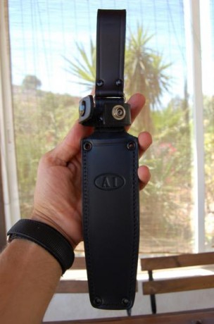 A la venta este Fallkniven A1 en negro, con funda de cuero, con caja. Está sin uso, aunque tiene marcas 01