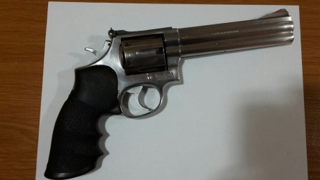 En venta estupendo revolver Smith and Wesson  modelo 686 de 6 pulgadas y calibre .357  (como sabeis puede 01
