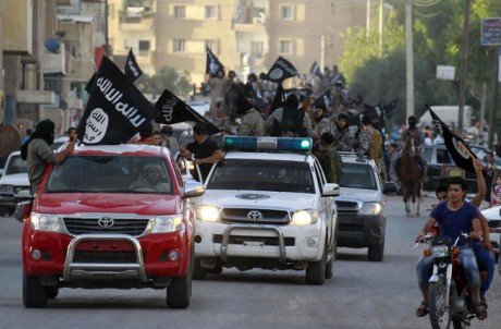 Primero la diplomacia y lo que haga falta. Después, los medios militares:

Como ha podido resistir DAESH 01