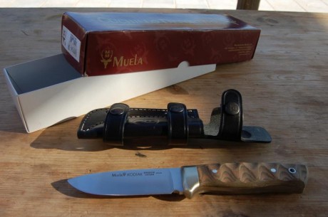 Vendo por no usar, Muela  Kodiak  nuevo, nunca usado y con caja, en acero  Sandvick  14C28N, cachas de 01
