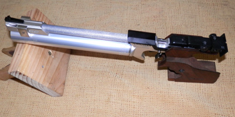 Hola, vendo pistola de 4,5 PCP Walter, modelo: LP400 "carbón" en perfecto estado, muy poco uso, 02