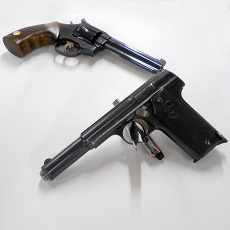Se Vende:
Revolver Manurhin del Calibre 357 5"
Precio Venta 650.00€ + portes
Pistola Astra 400 calibre 00